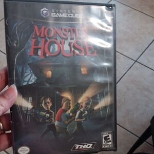 Nintendo GameCube Monster House - Black and Red